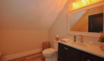 1366 Essex St, Bangor, ME 04401