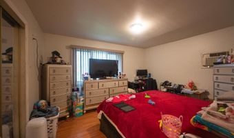 42 Ronald Dr N, Amityville, NY 11701