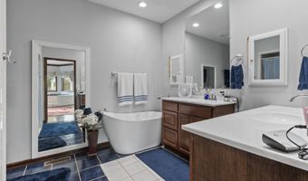 40 LaVanda Ln, Hot Springs Village, AR 71909
