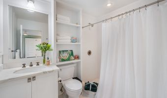 1586 Mokulua Dr, Kailua, HI 96734