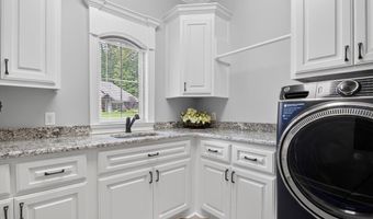 7034 Westshore Ave, Benton, AR 72019