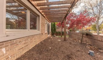 2225 Chaucer Ct, Ann Arbor, MI 48103