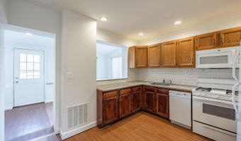156 WESMOND Dr, Alexandria, VA 22305