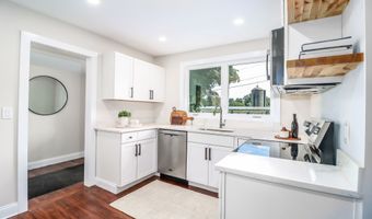 27 Obtuse Rd S, Brookfield, CT 06804