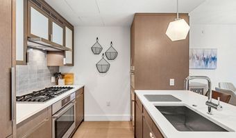 100 Lovejoy Wharf 3G, Boston, MA 02205