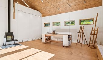 411 Bennett Rd, Barnard, VT 05031