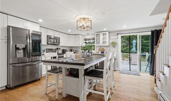 1070 Tarkiln Rd, Burrillville, RI 02830