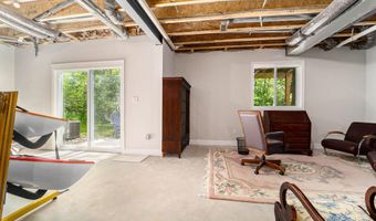 3306 Sunton Rd, Ann Arbor, MI 48105
