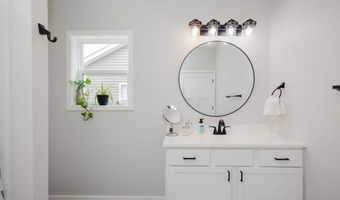 108 S Green St, Argyle, WI 53504