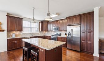 44589 YORK CREST Ter #200, Ashburn, VA 20147