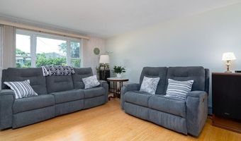 5 Lions Dr, Coventry, RI 02816