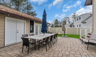 515 Monmouth Rd, Allenhurst, NJ 07711