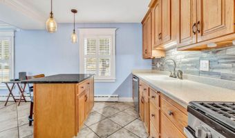 123 Mount Hope Ave, Bangor, ME 04401