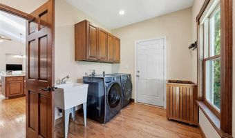 522 Arbor Meadow Dr, Ballwin, MO 63021