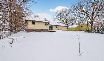 907 40th Ln, Anoka, MN 55303