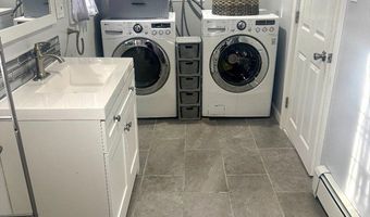 108 Franklin St, Agawam, MA 01030
