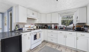 112 Center Ave, Middletown, RI 02842
