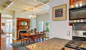 247 Oaklawn Ave, Cranston, RI 02920