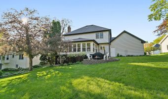 1045 Helen Dr, Algonquin, IL 60102