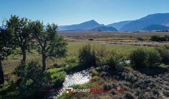 52 Road 8UC, Clark, WY 82435