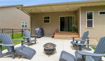 1705 Court St, Adel, IA 50003