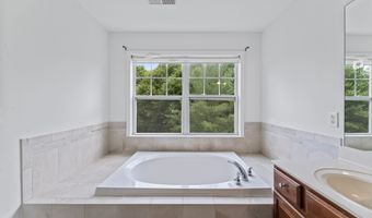 56 Tucker St 56, Danbury, CT 06810