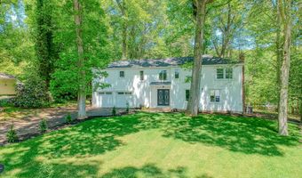 58 Fish Hawk Dr, Middletown, NJ 07748