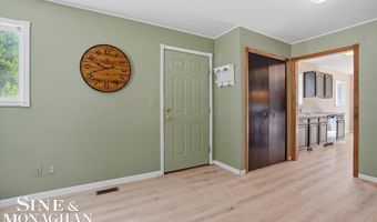 2122 Michigan St, Algonac, MI 48001
