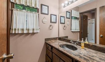1329 Oakdale Dr, Bartlesville, OK 74006