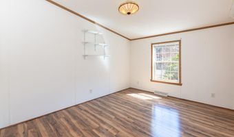 37 Magnolia Ln, Belmont, NH 03220