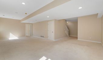 3022 Beckley St, Ames, IA 50010