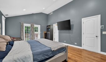 108 N Main St, Algonquin, IL 60102