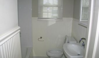 5707 CROMWELL Dr, Bethesda, MD 20816
