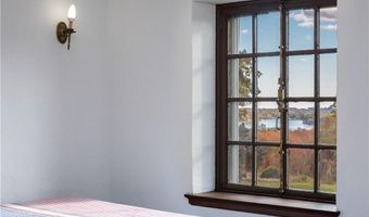 2180 Tower Hill Rd, North Kingstown, RI 02874