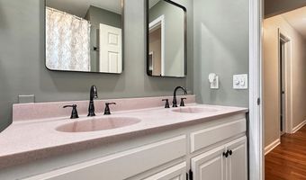 1008 Columbus Cir S, Ashland, OH 44805