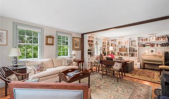 22 Brayton Rd, Smithfield, RI 02917