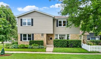 15 E Fairview St, Arlington Heights, IL 60005