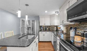 509 Buttonwoods Ave, Warwick, RI 02886