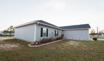 483 Lakeside Cir, Baxley, GA 31513