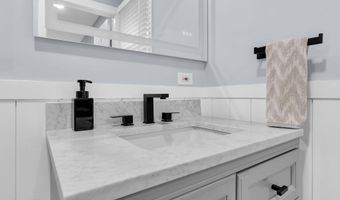 633 Spray Ave, Beachwood, NJ 08722