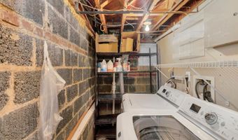 2446 S NELSON St, Arlington, VA 22206