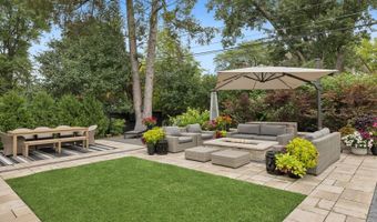 907 S Vail Ave, Arlington Heights, IL 60005