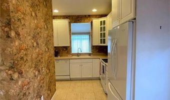 2322 Fox Meadow Dr, Allentown, PA 18104