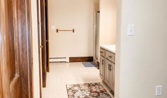 107 Fresh Pond Ln, Brookline, NH 03033
