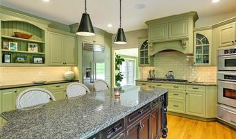10 Owl Tree Ln, East Greenwich, RI 02818