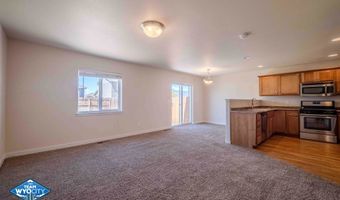 6866 Umpqua River Rd, Casper, WY 82604