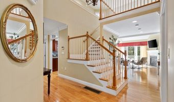 11 Swan Ln, Andover, MA 01810