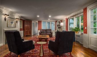 2 Cherry Ln, Bristol, RI 02809