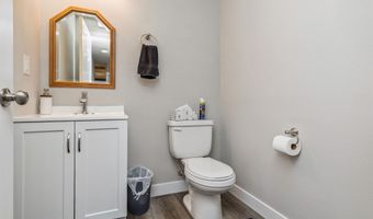 616 NE Pearl Dr, Ankeny, IA 50021