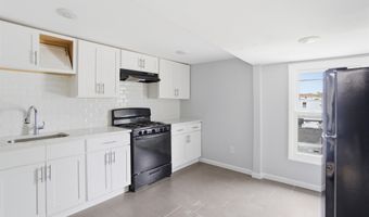 13 COTTAGE St, Bayonne, NJ 07002